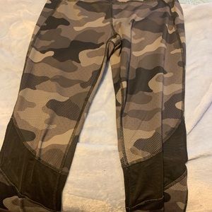 Camo Mesh Leggings Size M